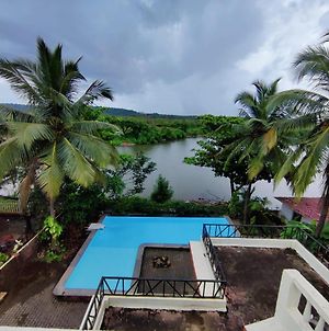 Luxury 3-Bhk Villa With Infinity Pool Goa Velha Exterior photo