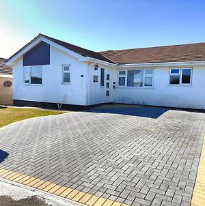 Seaside Bungalow With Hot Tub 5 Mins Walk To Beach Villa Bude Exterior photo