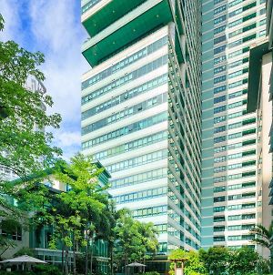 Aruga Apartments By Rockwell Manila Exterior photo