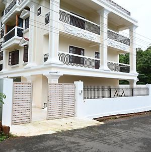 Visao Aparthotel Goa Velha Exterior photo