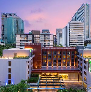 Holiday Inn Express Bangkok Sathorn, An Ihg Hotel - Sha Extra Plus Certified Exterior photo