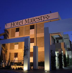 Majesty Hotel Bari Exterior photo