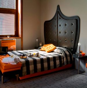Orange Hotel Roma Room photo