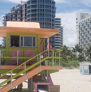 Miami Beach Uk Hostel Exterior photo
