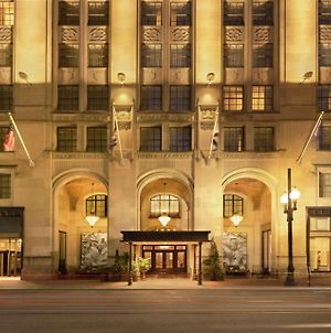 Hilton New Orleans/St. Charles Avenue Hotel Exterior photo