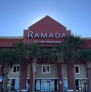 Ramada By Wyndham Panama City Beach / Beachfront Hotel Exterior photo