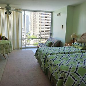 Waikiki Studio At Ilikai Marina - Best End Price! Appartamento Honolulu Room photo