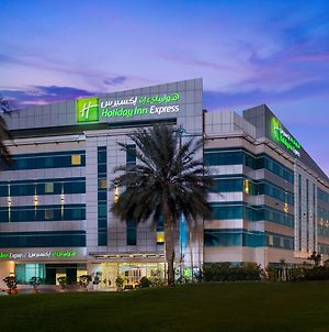 Holiday Inn Express Dubai Airport Exterior photo