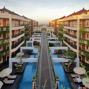 Vouk Hotel And Suites Bali Exterior photo