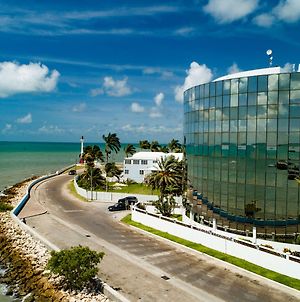 Radisson Fort George Hotel And Marina Belize City Exterior photo
