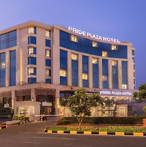Pride Plaza Hotel, Aerocity Nuova Delhi Exterior photo
