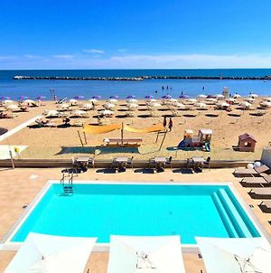 You & Me Beach Hotel Rimini Exterior photo