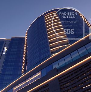 Radisson Blu Hotel, Dubai Waterfront Exterior photo