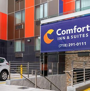 Comfort Inn & Suites Near Jfk Air Train New York Exterior photo