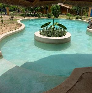 Villa avec piscine à Ndangane Exterior photo