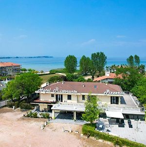 A.G. Holiday Hotel Sirmione Exterior photo