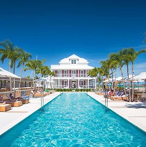 Palm Cay Marina And Resort Nassau Exterior photo