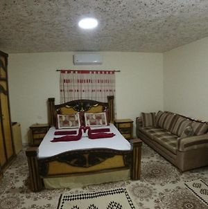 Petra Antique House Bed and Breakfast Wadi Musa Exterior photo