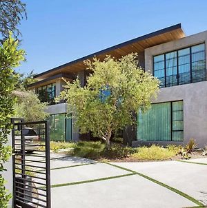 Sleek Estate In Beverly Hills Flats Villa Los Angeles Exterior photo