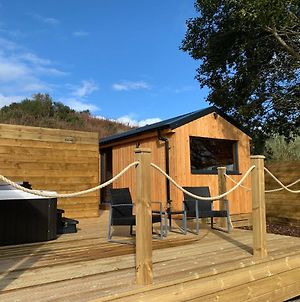 River Huts, Highland River Retreat With Hot Tub Hotel Inverness Exterior photo
