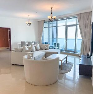 Amazing Sea View Luxury 2Bhk /37 Floor/ Pool Appartamento Ajman Exterior photo