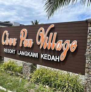 Chuu Pun Village Resort Pantai Cenang  Exterior photo