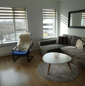 Beautiful Flat In Downtown Reykjavik With A Veiw Appartamento Exterior photo