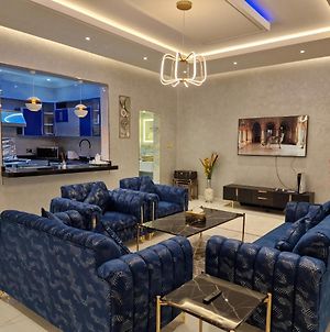 Luxury 2-Bedroom Apartment In Al-Thumama Ad Dawhah Exterior photo