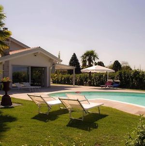 Detached Villa With Pool In Veneto Lugo di Vicenza Exterior photo