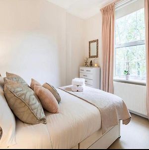 Beautiful Double Room In Knightsbridge Londra Exterior photo