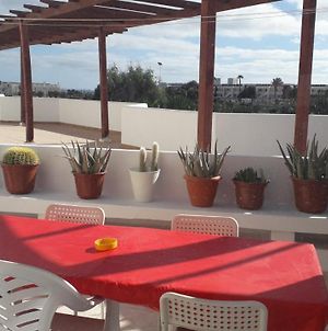 Sunny self-catering apartment Costa Teguise, Lanzarote, Spain Exterior photo