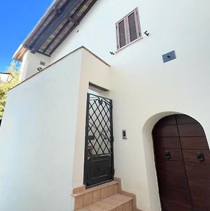 Spoleto Storico Spacious City House - Car Unnecessary - Wifi - Sleeps 10 Exterior photo