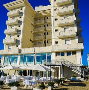 Hotel Imperial Beach Rimini Exterior photo