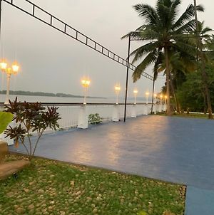 Blu Missel By The River Hotel Ribandar Exterior photo
