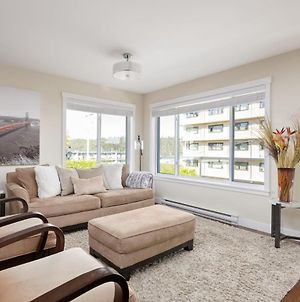 Spacious 2 Bedroom In Nanaimo With An Amazing View Exterior photo