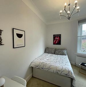 Cosy & Modern Double Bedroom In Central Londra Exterior photo