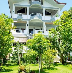 Greenyard Inn Boracay Island Exterior photo