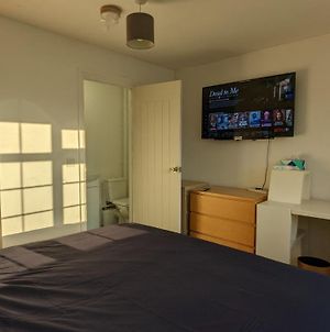 Modern Relaxing Stay Near Transport & London Ilford Exterior photo