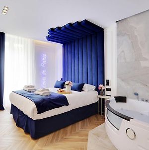 Amazing Bedroom With Jacuzzi 2P Chatelet Parigi Exterior photo