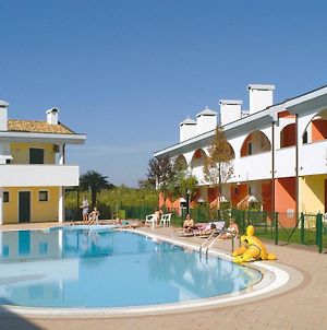 Apartment With Swimming Pool Near The Beach For 6 People - By Beahost Rentals Bibione Exterior photo