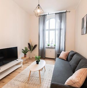 Dwellstay - Premium Wohnung I 95Qm I 3 Schlafzimmer I Grosses Bad I Kuche I Wohnzimmer I Tv Fulda Exterior photo