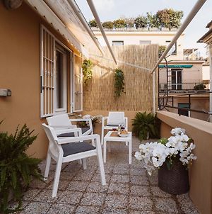 Tra I Tetti Di Campetto, Tiny House Con Terrazzo E Ascensore Appartamento Genova Exterior photo