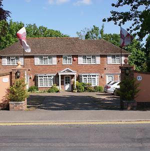 All Seasons Guest House Horley Exterior photo