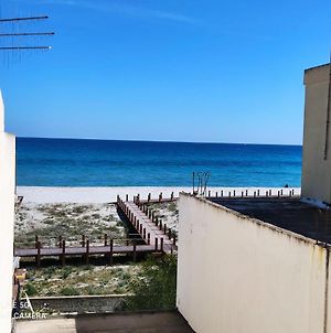 Corona'S Apartment- Fronte Spiaggia La Caletta Exterior photo
