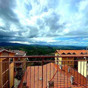 Appartamento Al Centro Storico Di San Marino Exterior photo