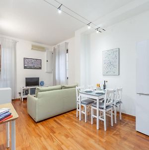 The Best Rent - Adorable One-Bedroom Apartment Near Piazza Napoli Milano Exterior photo