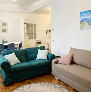 Large Family Apartment In A Fresh Area Of Lecco Exterior photo