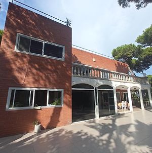 Alquiler De Verano - Casa Unifamiliar En La Pineda - Castelldefels Playa Exterior photo