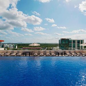 Four Points By Sheraton Cancun Centro Hotel Exterior photo