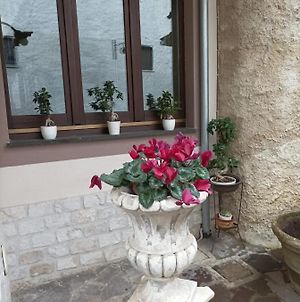 Casetta Dabrian Bed and Breakfast Solofra Exterior photo
